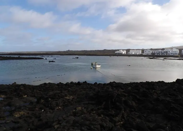 Roque Del Lanzarote Disconnection Near Of The Sea Орсола