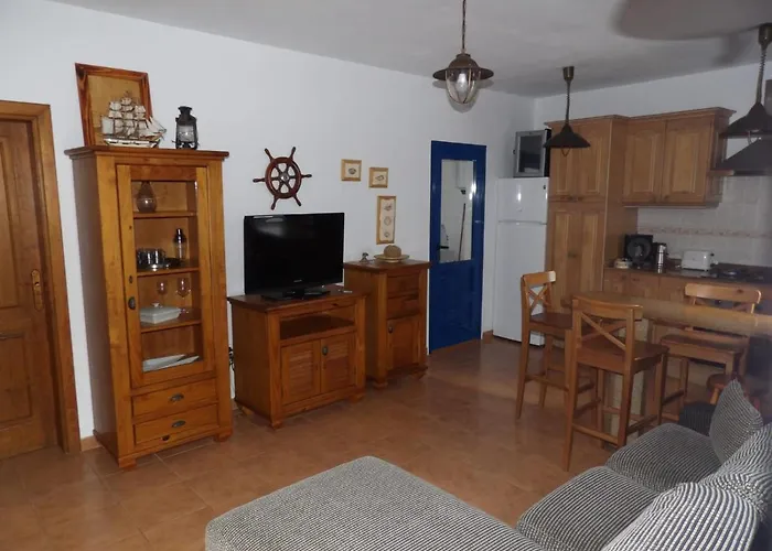 Roque Del Lanzarote Disconnection Near Of The Sea Орсола